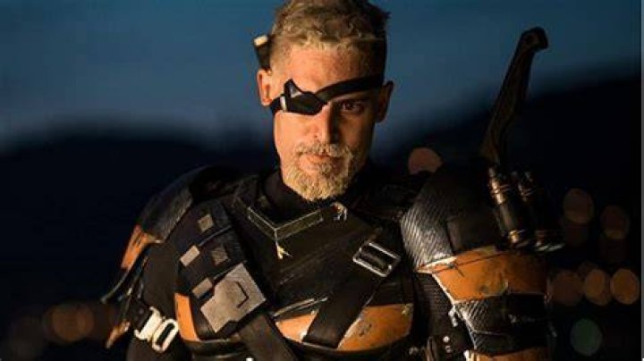 Deathstroke being teased for the unmade Ben Affleck solo movie